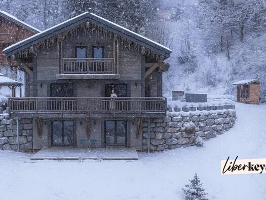 Chalet à vendre 845 000 € 7 pièces 5 chambres 148 m² 1 117 m² de terrain Abondance 74360