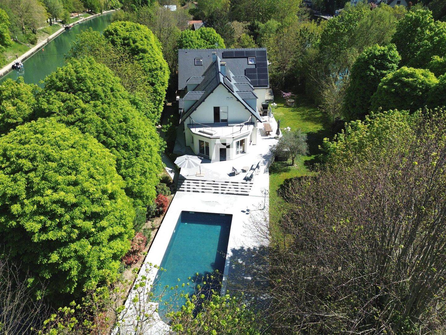 Maison 10 pièces 472 m² · à Le Perreux-sur-Marne · 472 m² · 1 850 000 €