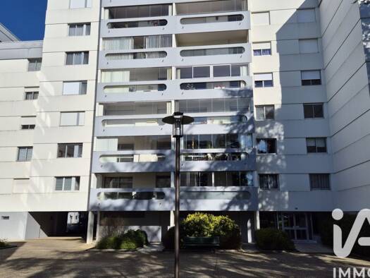 Appartement à vendre 169 000 € 4 pièces 3 chambres 101,7 m² Étage 7/9 Lorraine Cholet 49300