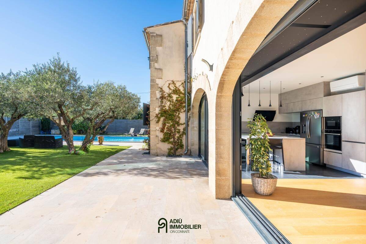 Maison 7 pièces 280 m² · à Uzès · 280 m² · 895 000 €