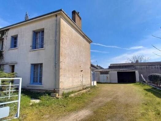 Maison à vendre 167 680 € 4 pièces 2 chambres 92 m² 471 m² de terrain Saint-Pierre-des-Corps 37700