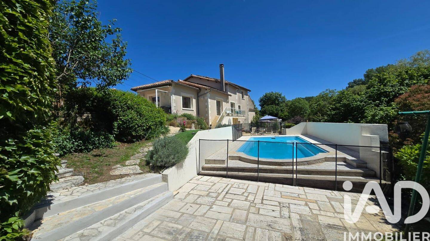 Maison 5 pièces 170 m² · à Valence-en-Poitou · 170 m² · 340 000 €