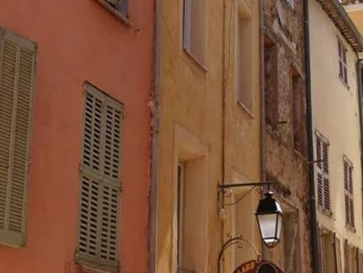 Immeuble à vendre 235 000 € 150 m² Salernes 83690