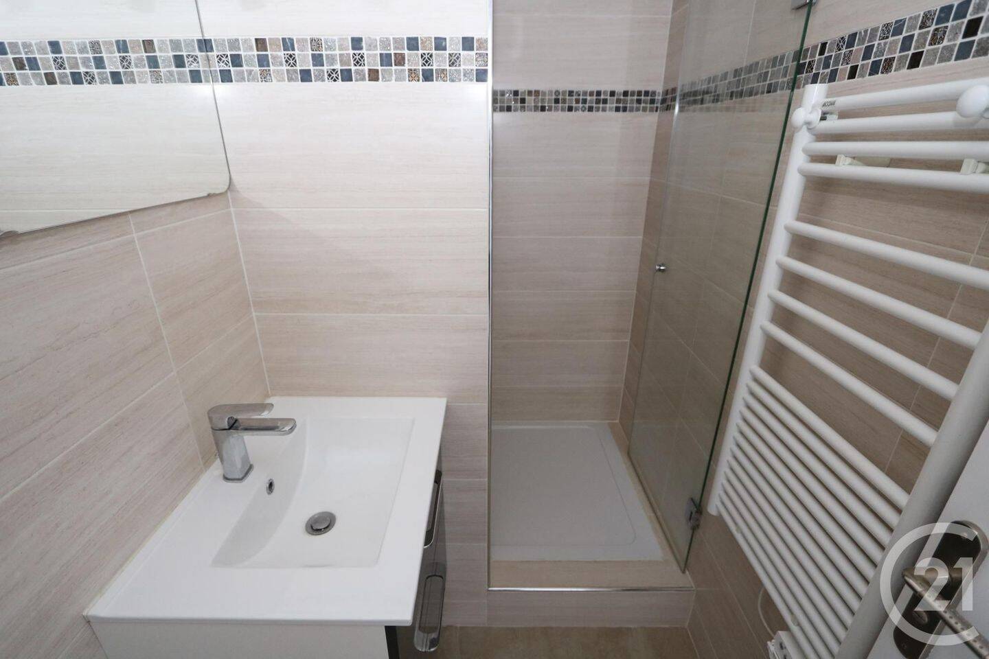 Appartement 3 pièces 49 m² · à Carrières-sur-Seine · 49 m² · 1 050 €/mois