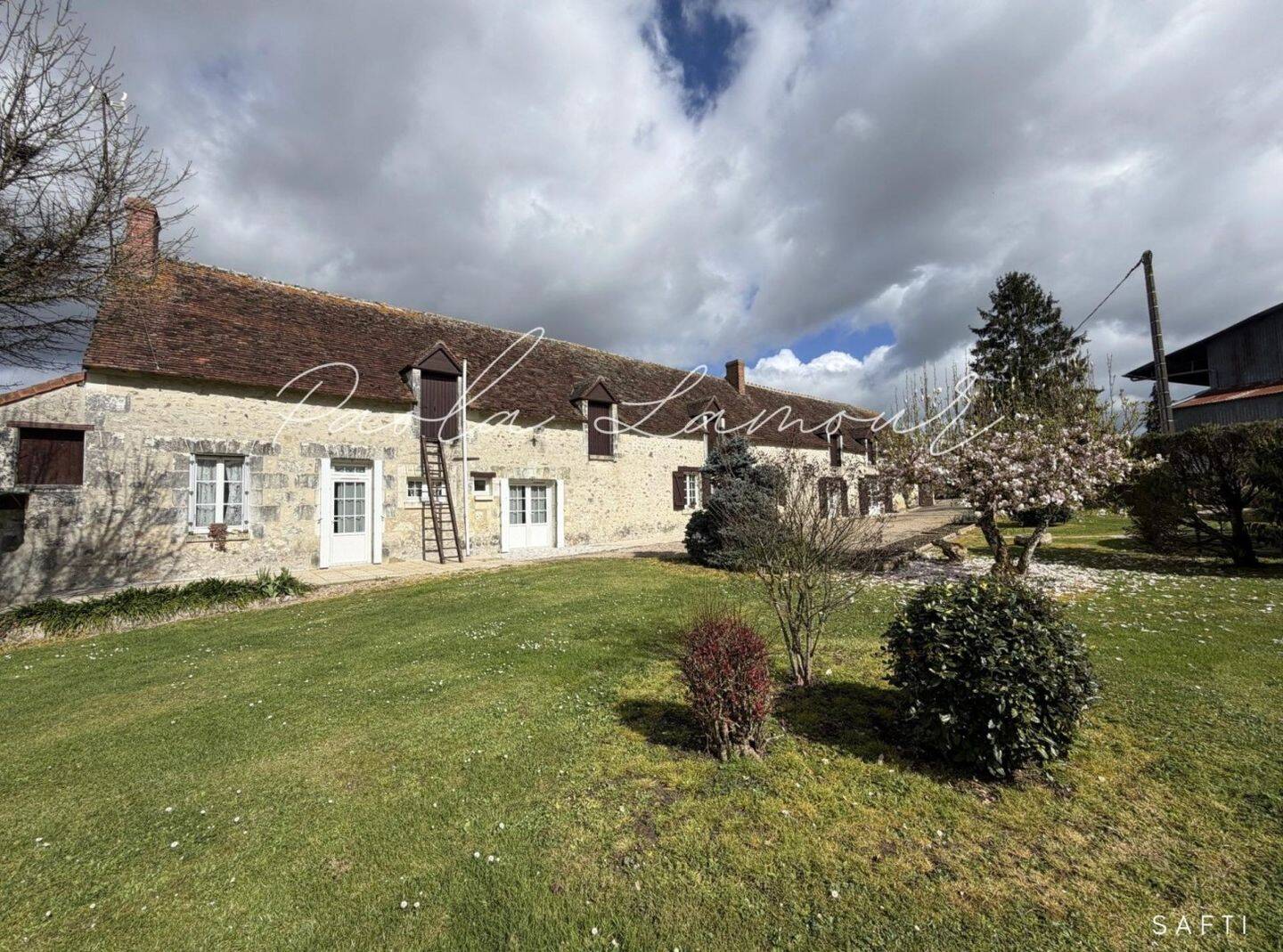 Maison 7 pièces 110 m² · à Ferriere-Larcon · 110 m² · 213 000 €