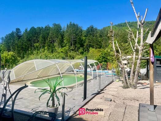 Maison à vendre 329 000 € 5 pièces 3 chambres 175 m² 1 340 m² de terrain La Motte-du-Caire 04250