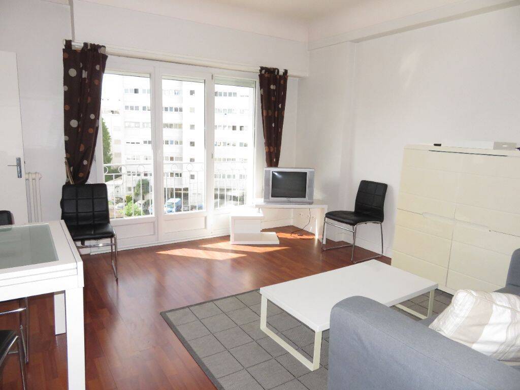 3 pièces 64 m² · à Pau · 64 m² · 720 €