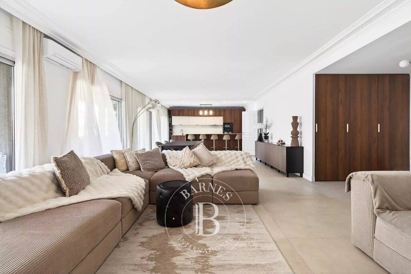 Appartement 4 pièces 152 m² · à Marseille 8ème Arrondissement · 152 m² · 960 000 €