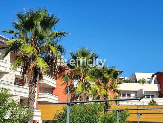 Appartement à vendre 215 000 € 3 pièces 2 chambres 64 m² 1er étage Coopérative Agde 34300