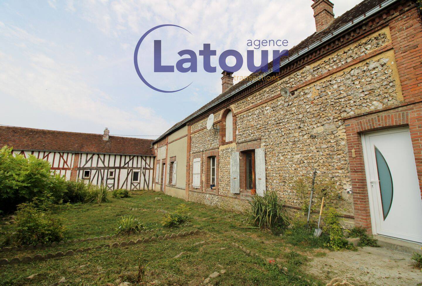 Maison 6 pièces 169 m² · à Mézières-en-Drouais · 169 m² · 257 000 €