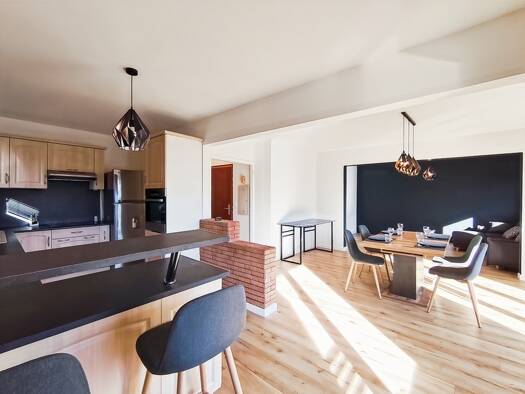 Appartement à vendre 279 000 € 3 pièces 2 chambres 80 m² Étage 3/3 Centre Ville Est Thonon-les-Bains 74200