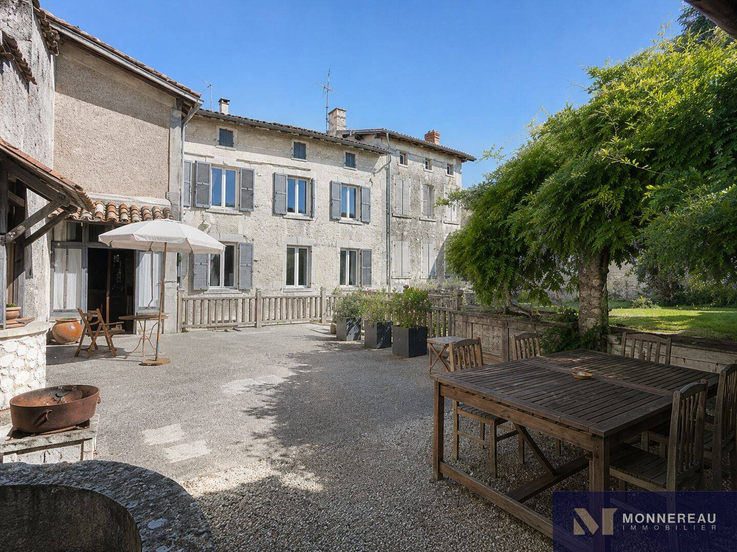 Maison 13 pièces 248 m² · à Barbezieux-Saint-Hilaire · 248 m² · 280 900 €