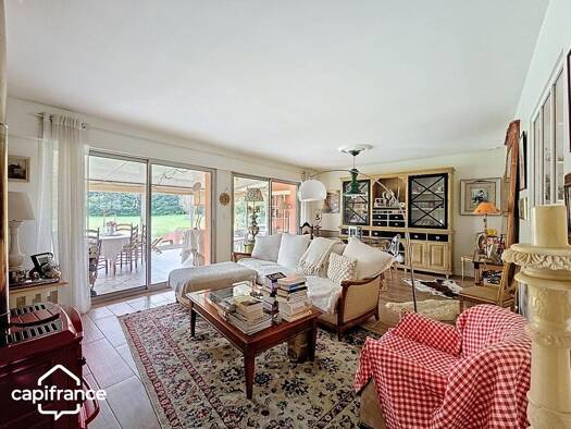 Maison de plain-pied à vendre 217 000 € 7 pièces 3 chambres 125 m² 3 000 m² de terrain Thouars 79100