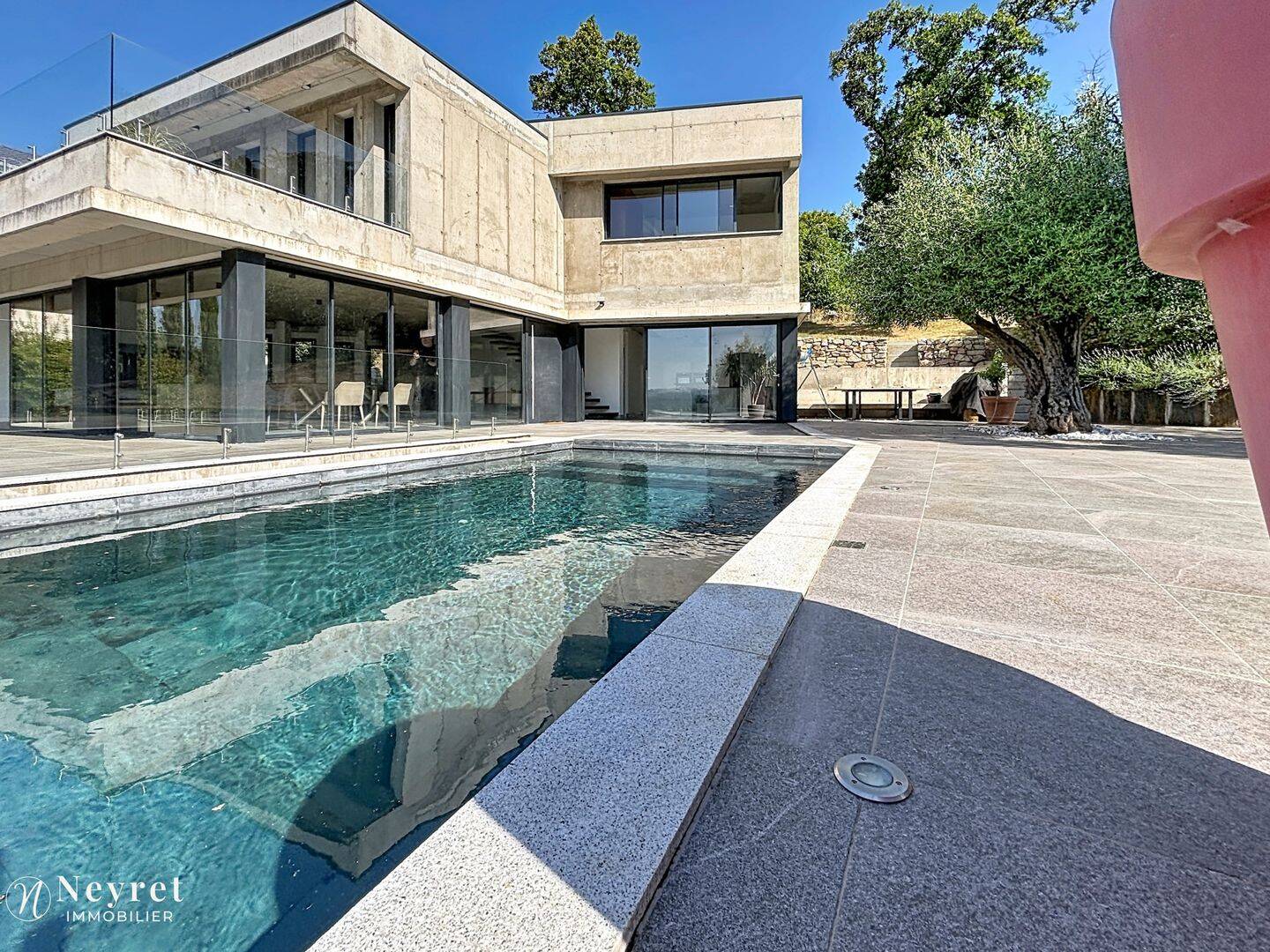 Maison 6 pièces 228 m² · à Vernaison · 228 m² · 1 200 000 €
