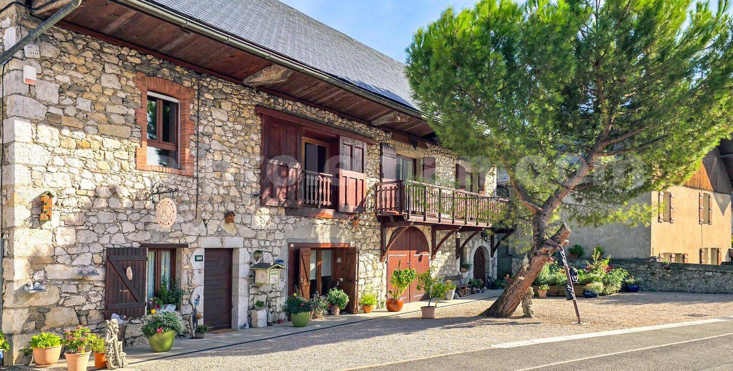 Maison 6 pièces 170 m² · à La Balme-de-Sillingy · 170 m² · 699 900 €
