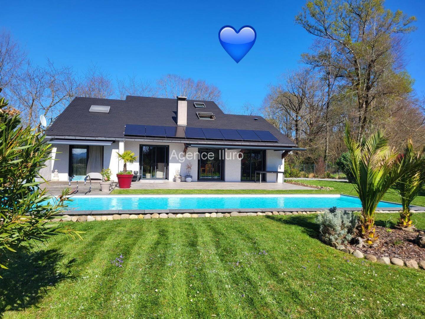 Maison 6 pièces 178 m² · à Oloron-Sainte-Marie · 178 m² · 395 000 €