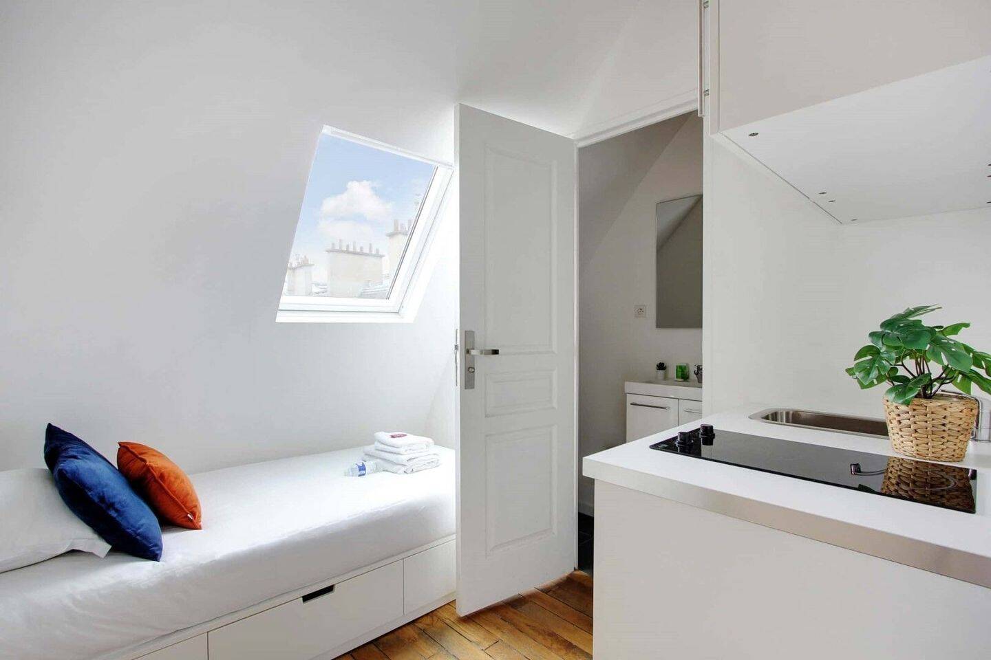 Appartement 1 pièce 10 m² · à Paris 16ème Arrondissement · 10 m² · 1 069 €/mois