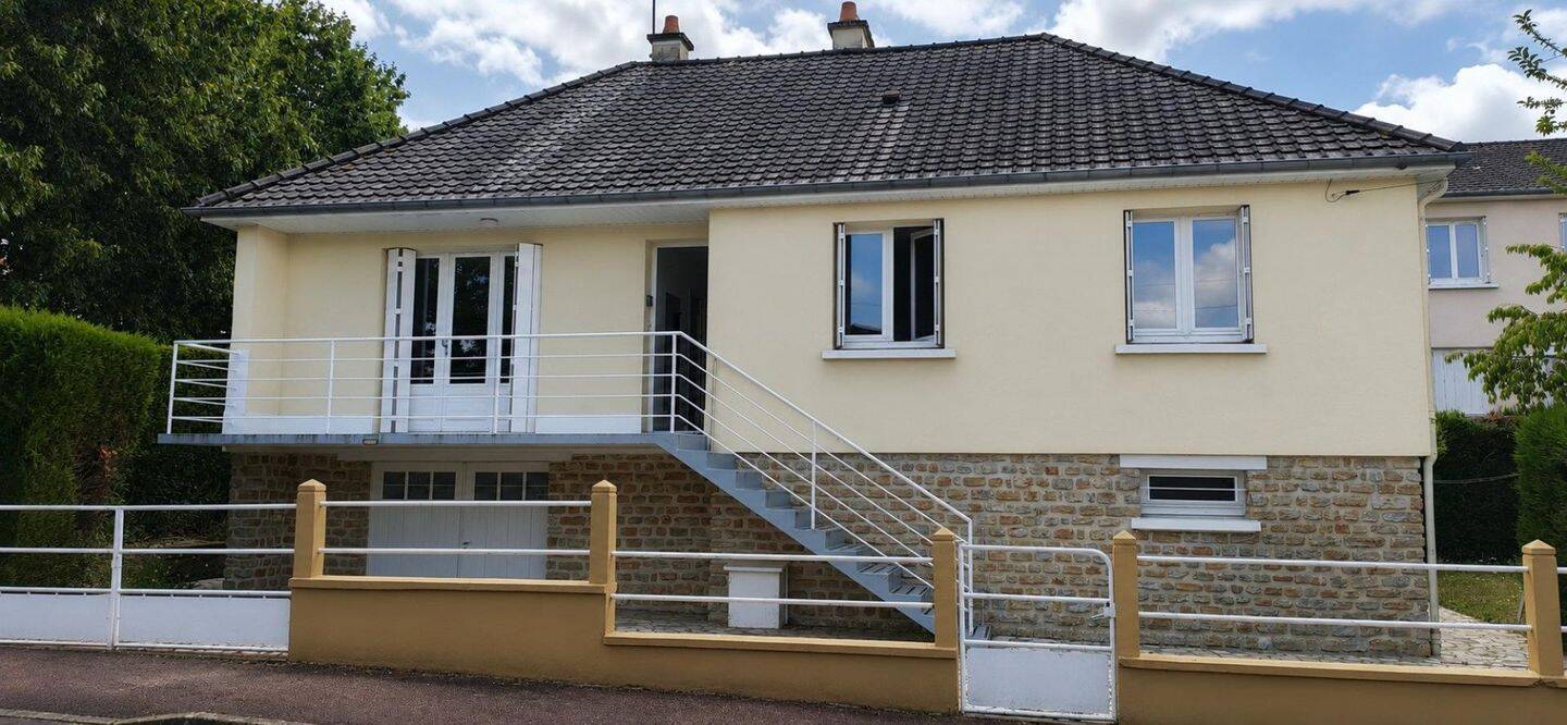 Maison 4 pièces 92 m² · à Sablé-sur-Sarthe · 92 m² · 163 000 €