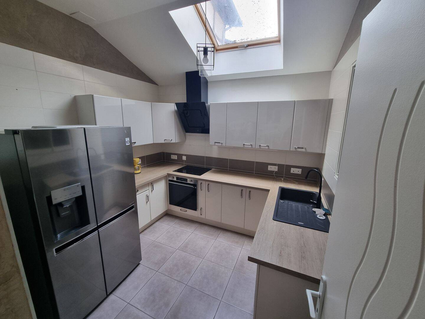 Appartement 3 pièces 93 m² · à Villars-les-Dombes · 92,6 m² · 1 050 €/mois