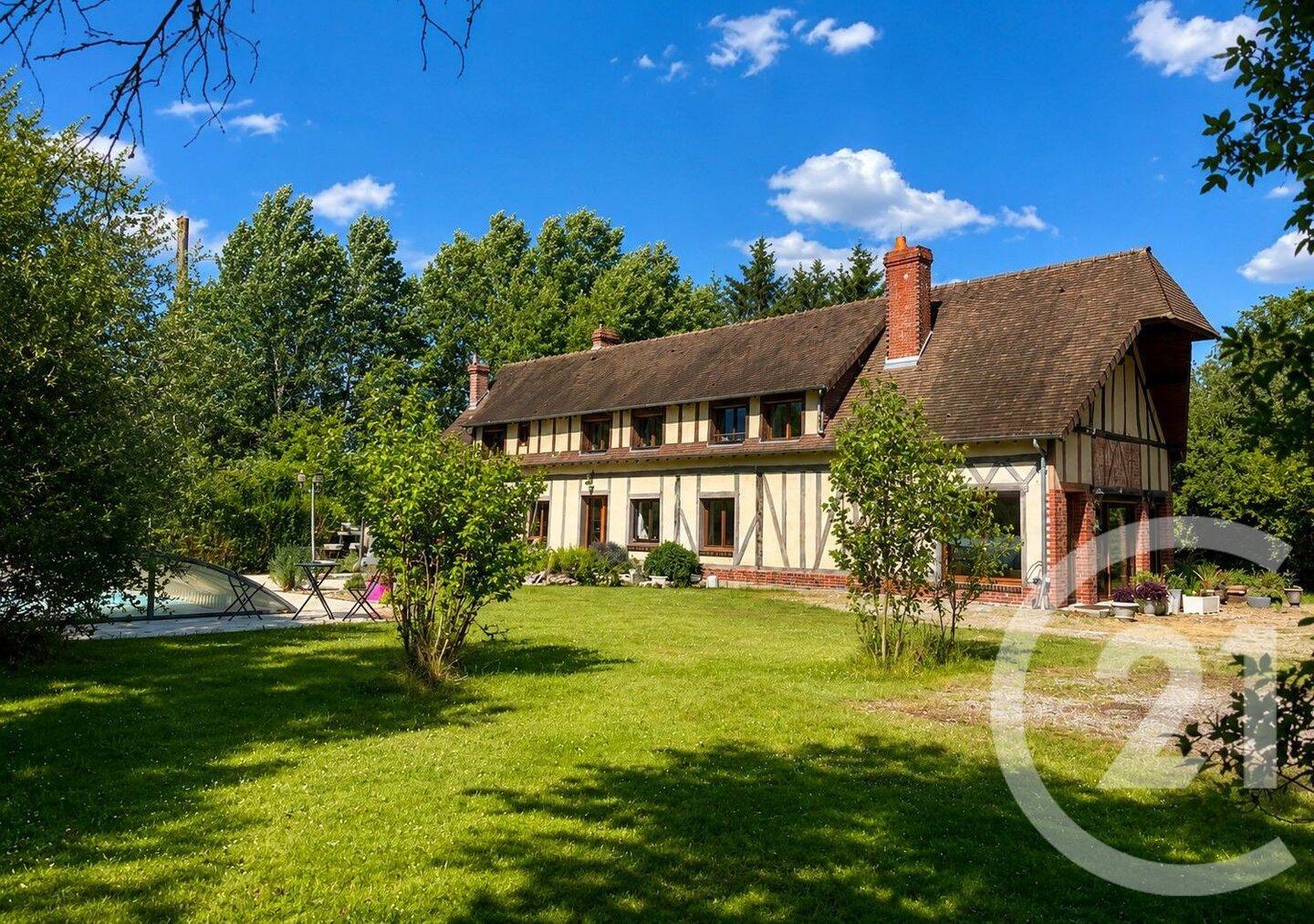 Maison 8 pièces 202 m² · à Montreuil-l'Argillé · 202 m² · 316 500 €