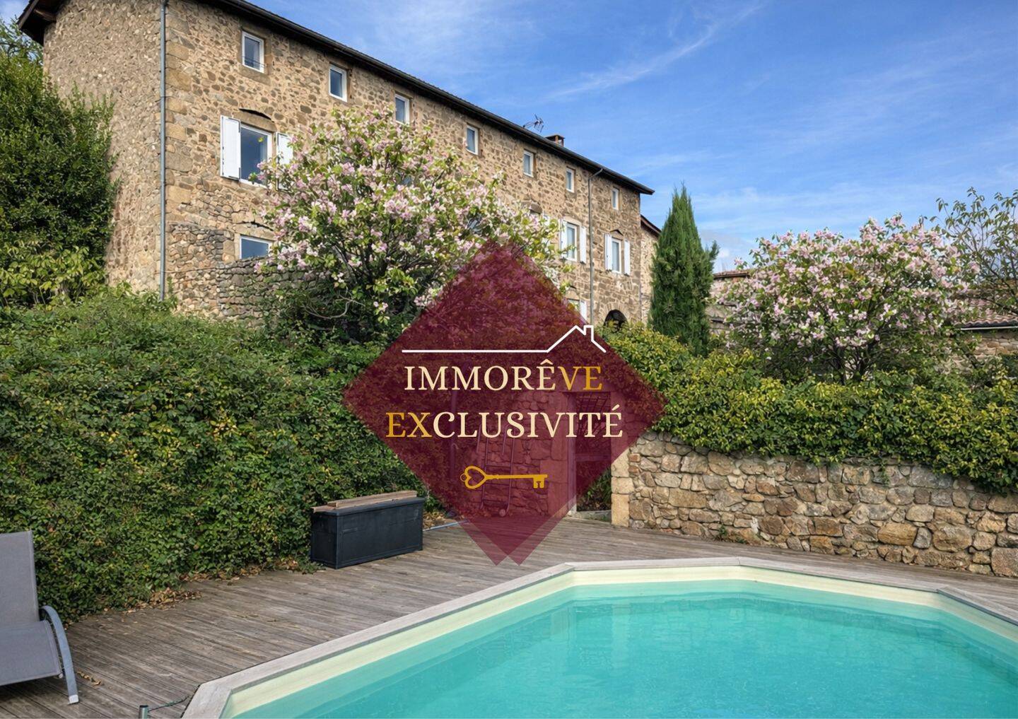 Maison 11 pièces 357 m² · à Maclas · 357,4 m² · 529 000 €