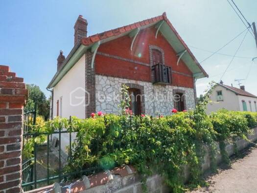 Maison à vendre 125 000 € 5 pièces 3 chambres 83 m² Corquilleroy 45120