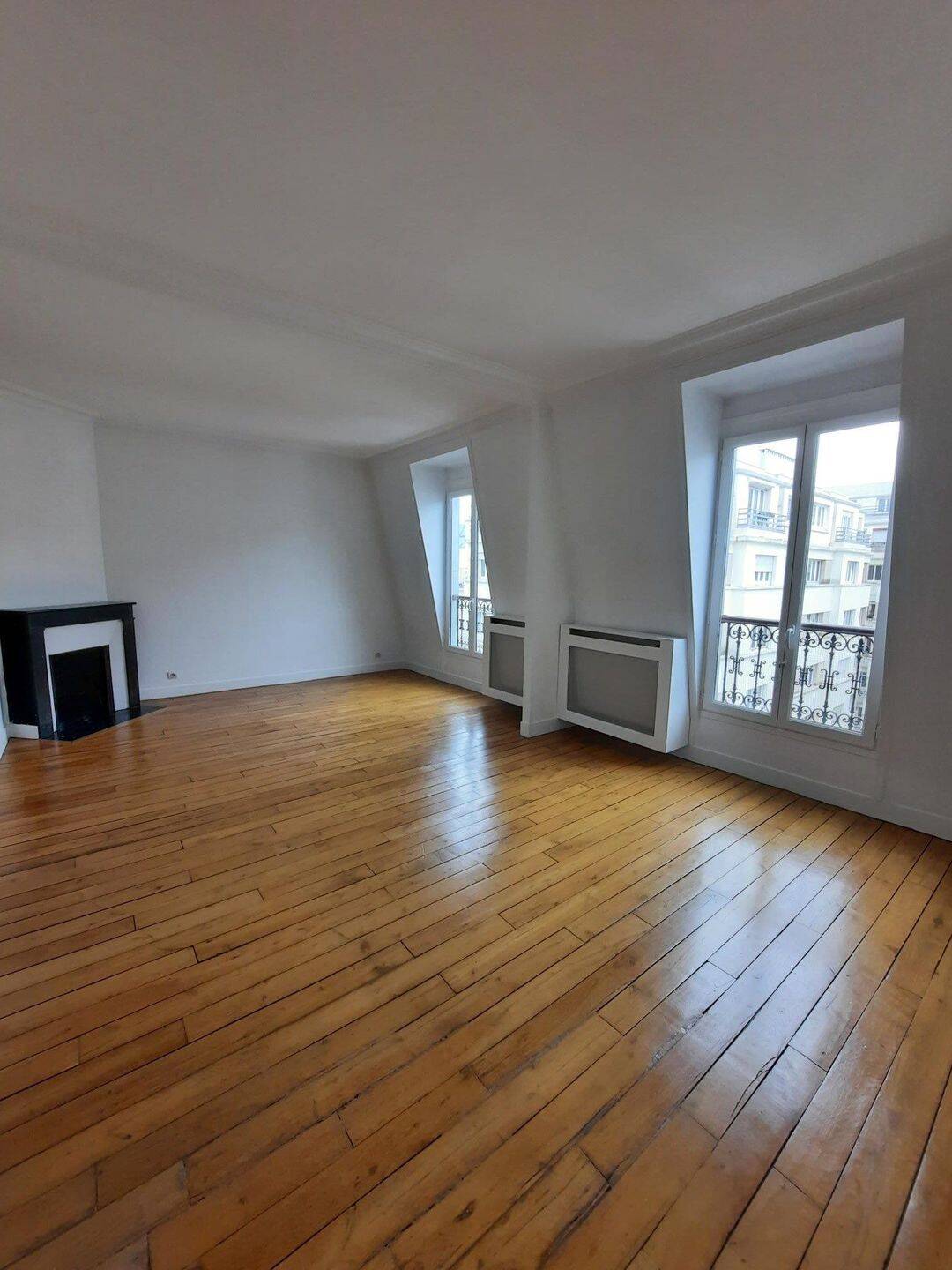 Appartement 3 pièces 58 m² · à Paris 15ème Arrondissement · 57,7 m² · 2 200 €/mois