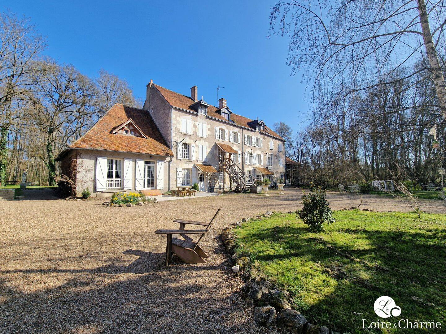 Maison 24 pièces 2300 m² · à Mont-près-Chambord · 2 300 m² · 1 990 000 €