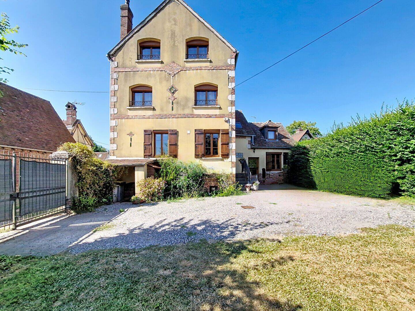 Maison 7 pièces 185 m² · à Chaumont-en-Vexin · 185 m² · 244 000 €