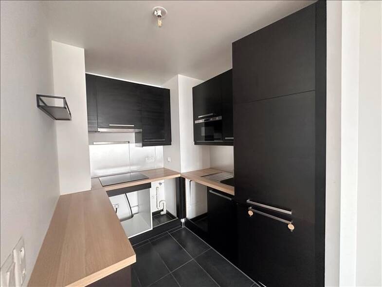 Appartement à louer 1 260 € 2 pièces 1 chambre 40 m² 1er étage Centre Ville Suresnes 92150