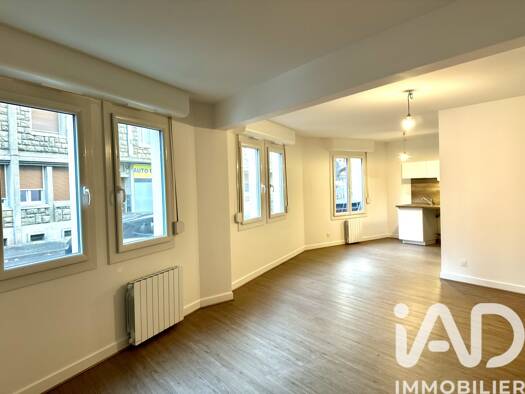 Appartement à vendre 110 000 € 3 pièces 2 chambres 79 m² RDC/3 Centre Sedan 08200