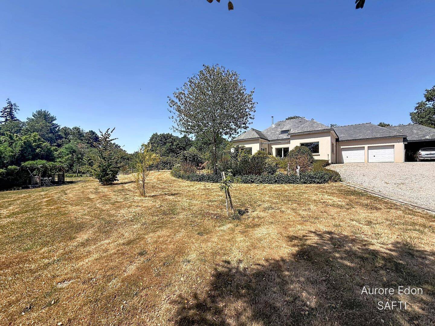 Maison 7 pièces 161 m² · à Ombrée d'Anjou · 161 m² · 353 500 €