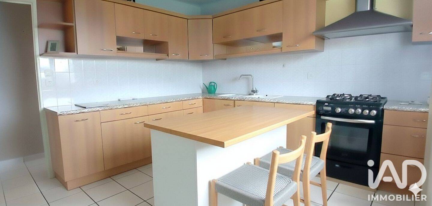 Maison 6 pièces 110 m² · à Saint-Jean-la-Poterie · 110 m² · 216 800 €