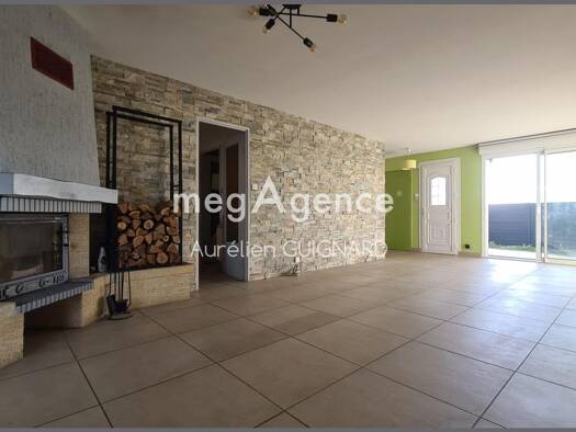 Maison à vendre 167 900 € 5 pièces 3 chambres 117 m² 580 m² de terrain Saint Porchaire Bressuire 79300