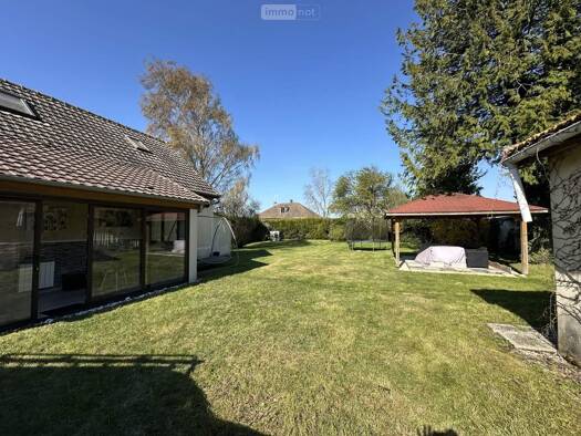 Maison à vendre 141 875 € 4 pièces 3 chambres 120 m² 1 000 m² de terrain Salon 10700