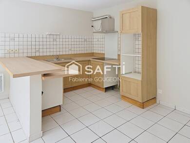Maison de ville à louer 645 € 3 pièces 2 chambres 74 m² Saint-Angeau 16230