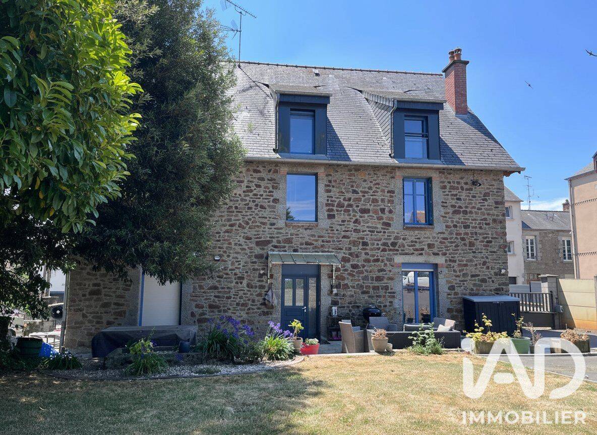 Maison 9 pièces 267 m² · à Fougères · 267 m² · 342 870 €
