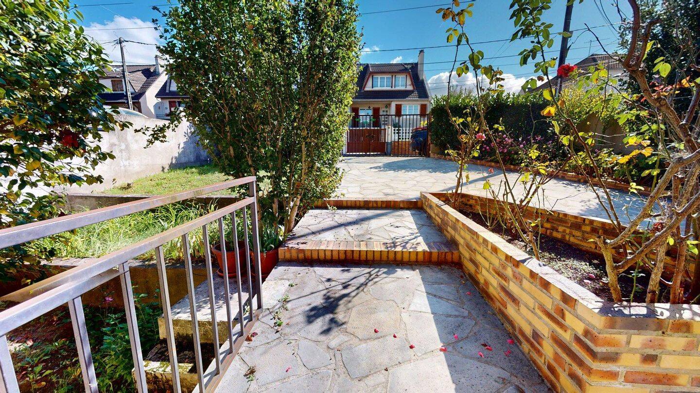 Maison 11 pièces 250 m² · à Rosny-sous-Bois · 250 m² · 489 500 €