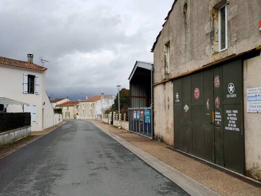 Immeuble à vendre 157 500 € 300 m² Matha 17160