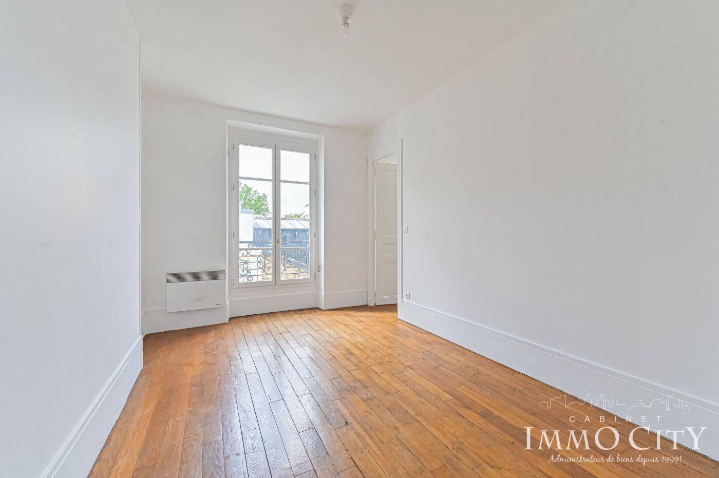 Appartement 3 pièces 44 m² · à Paris 15ème Arrondissement · 43,8 m² · 1 295 €