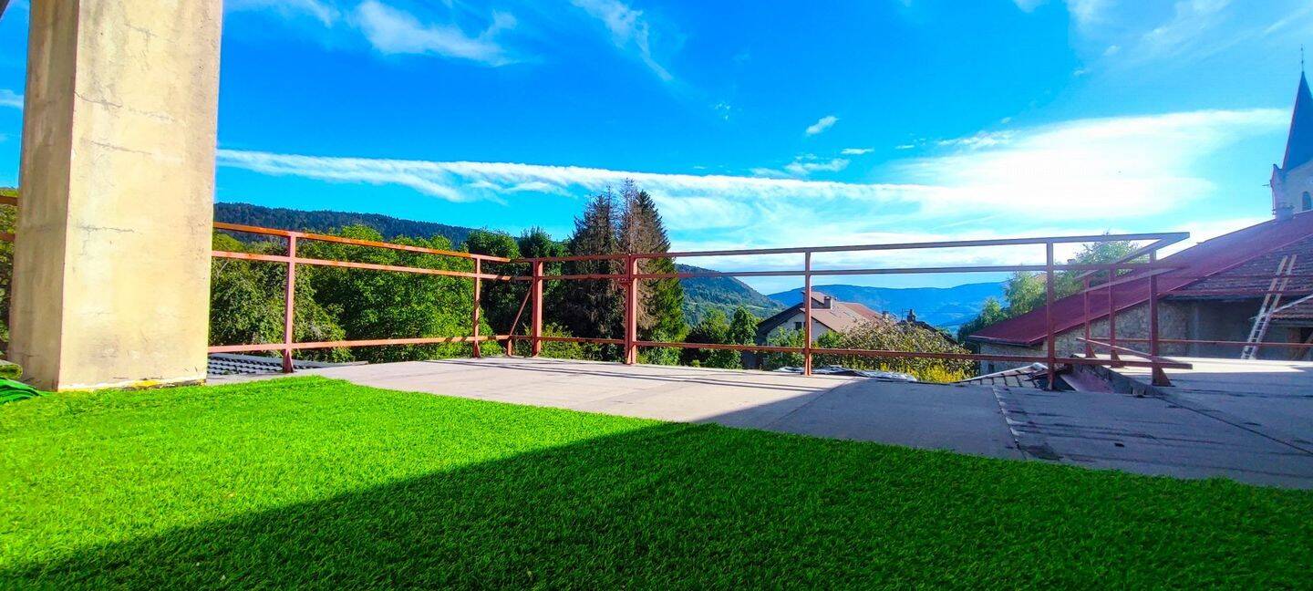 Maison 9 pièces 360 m² · à Échallon · 360 m² · 329 000 €