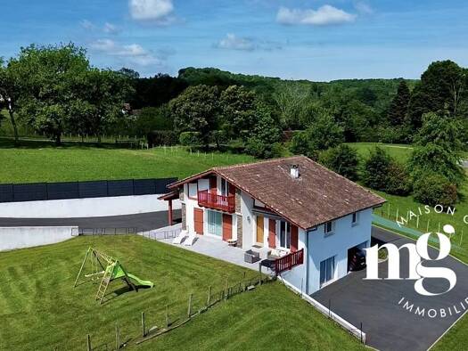 Maison à vendre 588 000 € 5 pièces 4 chambres 164 m² 2 000 m² de terrain Larressore 64480