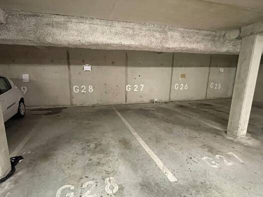 Parking à louer 100 € 16 m² La Pionne-Zone d'Echange Avignon 84000