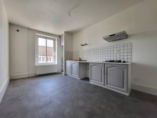 Appartement à louer 510 € 3 pièces 2 chambres 75 m² Étage 1/2 Sainte-Marguerite 88100