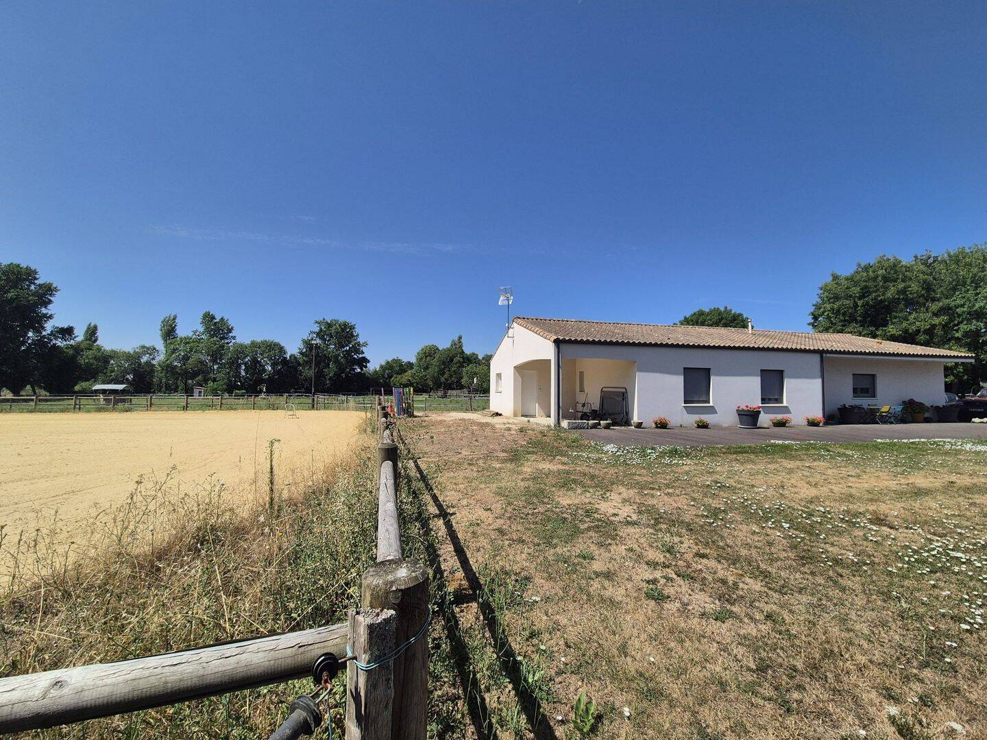 Maison 5 pièces 123 m² · à Bernay-Saint-Martin · 123 m² · 420 000 €
