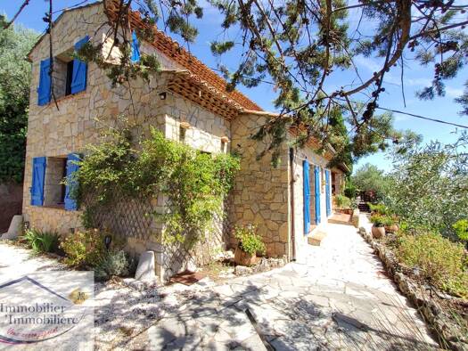 Villa à vendre 570 000 € 5 pièces 4 chambres 134,3 m² 1 232 m² de terrain Cuers 83390