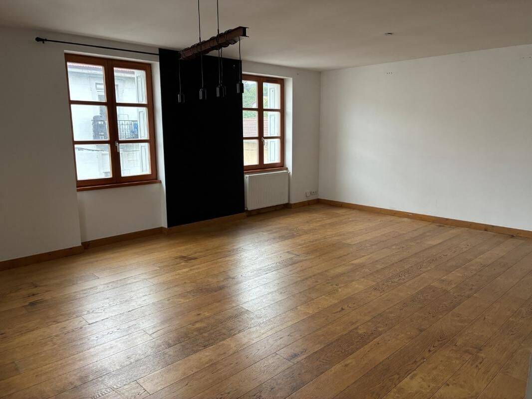 Appartement 4 pièces 105 m² · à Le Chambon-Feugerolles · 105 m² · 707 €