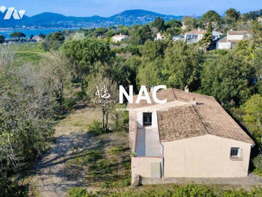 Maison à vendre 1 995 000 € 4 pièces 3 chambres 1 310 m² de terrain Gassin 83580