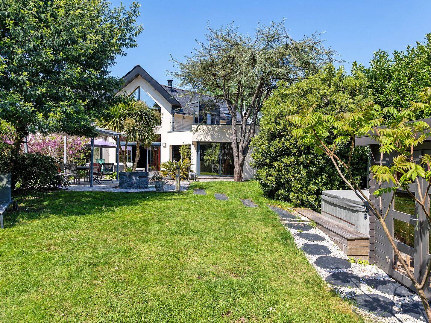 Maison 11 pièces 285 m² · à Ploemeur · 285 m² · 1 300 000 €