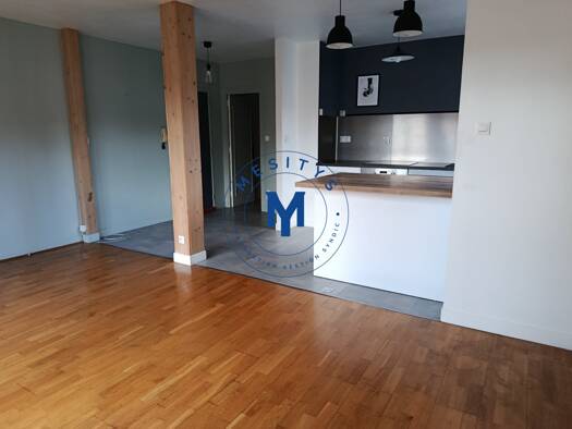 Appartement à louer 830 € 3 pièces 2 chambres 59 m² Étage 2/3 Centre Est Unieux 42240